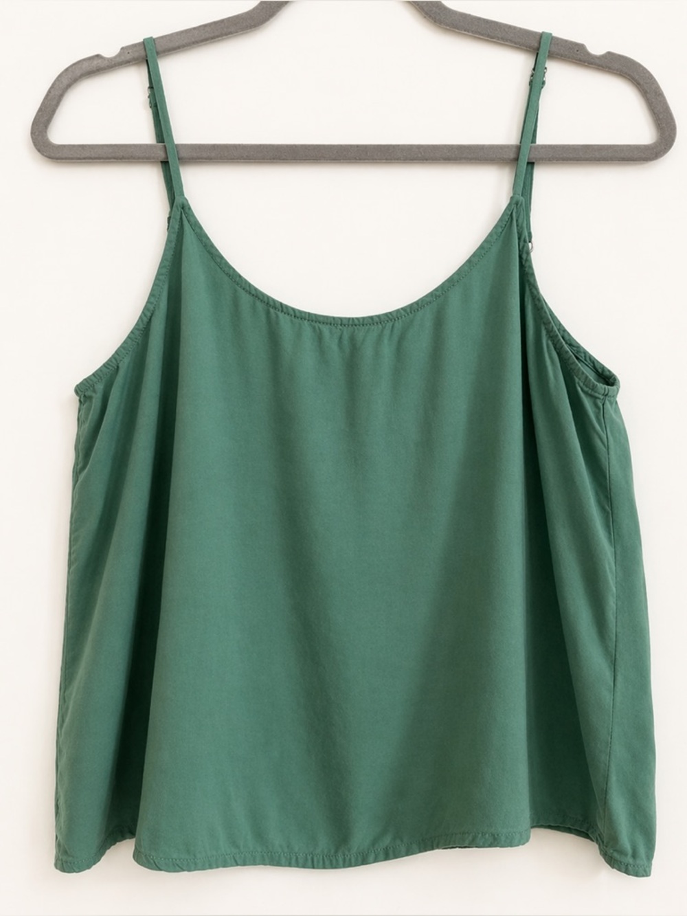 Forever 21 Camisole Green – Size Small